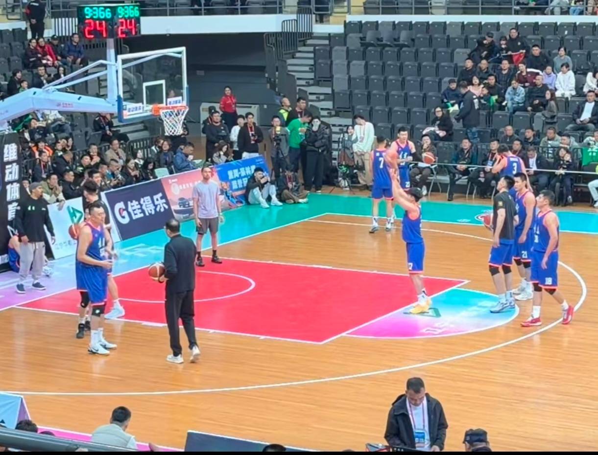 阿斯顿维拉发布备战花絮，今晨再遭质疑，CBA季后赛任务艰巨，资深球员宣示担当的简单介绍