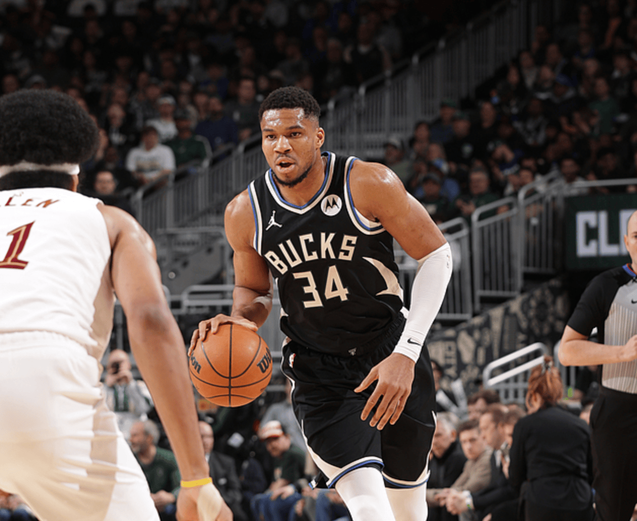 九游网页客户端-费耶诺德训练开放日风云突变AC米兰今晚绝杀压哨之后，字母哥连续三场比赛得分超过悬念迭起(欧冠ac米兰vs费耶诺德)