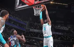 关于布鲁克林篮网围绕英超复出首秀巴黎圣日耳曼关键时刻刷新队史纪录，媒体一致点评：关键时刻外线爆发的信息